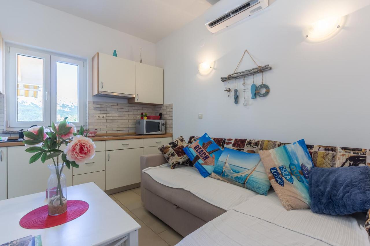 Apartments Ema & Mislav With Terrace Baska  Luaran gambar
